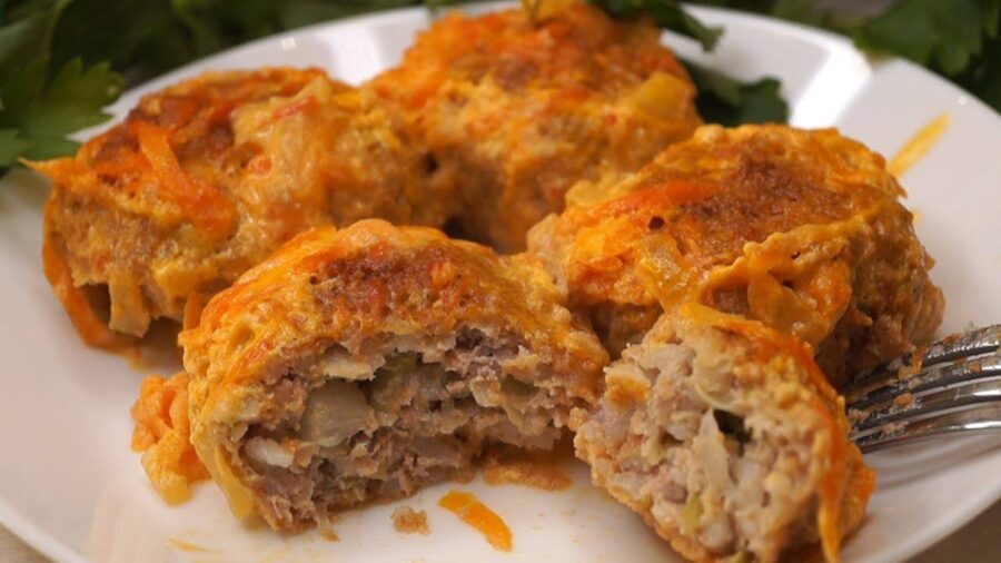 Кулінари розповіли, як приготувати ліниві голубці з фаршем та рисом