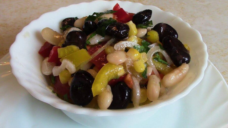 Кулінари поділилися рецептом універсального салату із доступних інгредієнтів