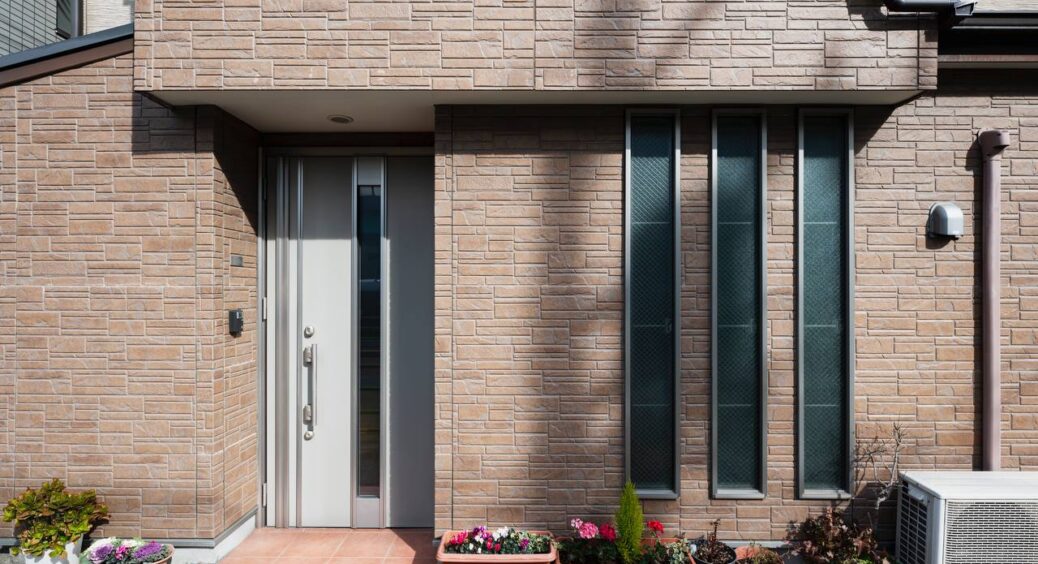 Краще сайдингу: довговічна та недорога обшивка будинку – виглядає так, що сусіди “закипають” від заздрощів 