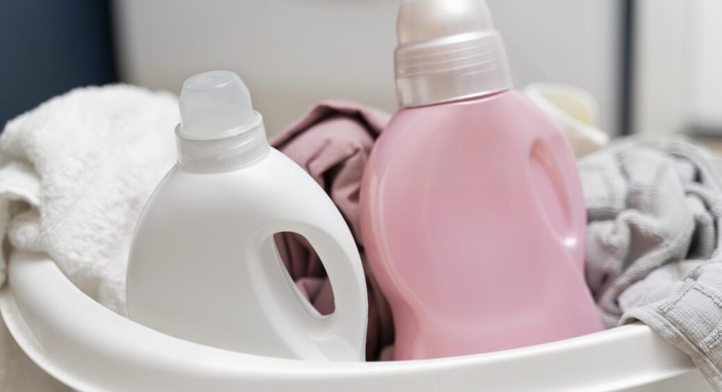 Купую кондиціонер для білизни не для прання, а для вікон, меблів і килимів: 5 способів, що здивують всіх 