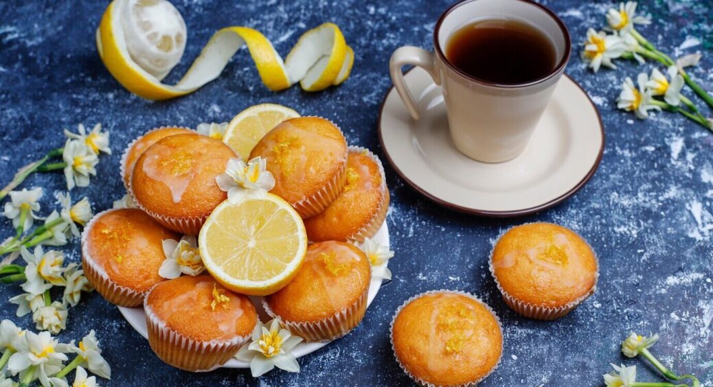 Ніхто не повірить, що ви приготували це вдома: лимонний кекс, який у 100 разів смачніше за магазинні десерти 