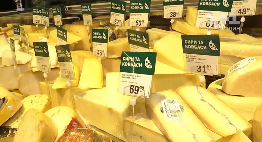 Це не твердий сир, а суцільна пальмова олія: шукаю ці 2 слова на етикетці, щоб не купити підробку 