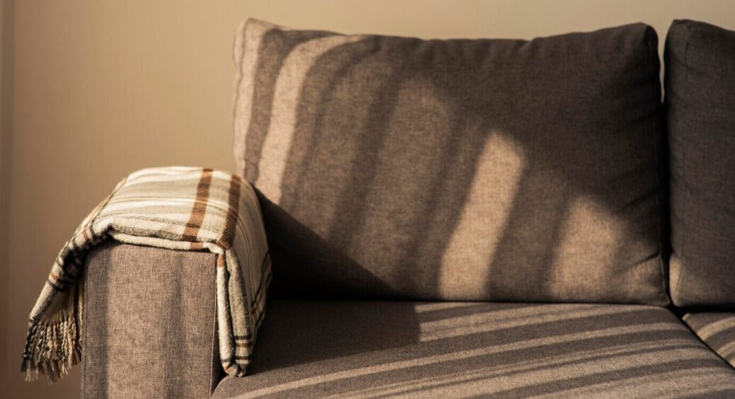 Подивилася ціни на хімчистку та ахнула! Замість цього змішала 2 інгредієнти та все відчистилося до ідеалу 