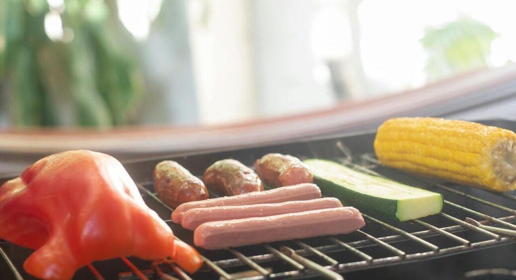 Решітка у духовці — не просто поличка для каструль: розповідаю, як повноцінно й ефективно її використовувати 