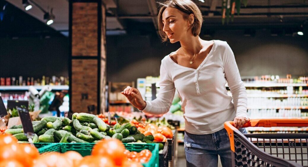 Купила продукти на борщ та ахнула від чека: спробувала розібратися, чому все стало майже в 3 рази дорожчим 