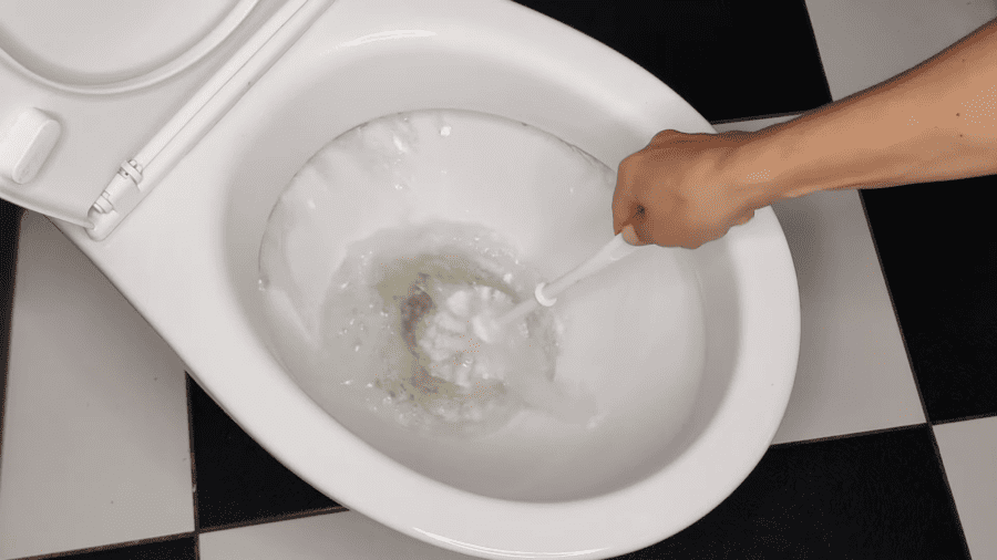 Експерти розповіли, як легко та швидко очистити унітаз