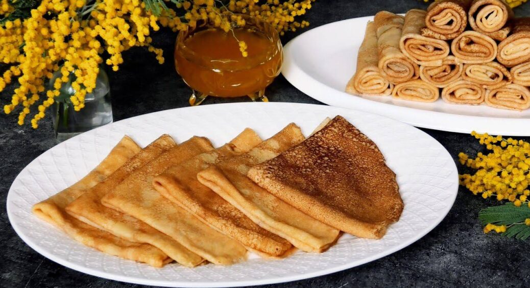 600 мл ряжанки, 2 яйця та 220 г борошна – записуйте рецепт фантастично ніжних та ароматних тонких млинців! 