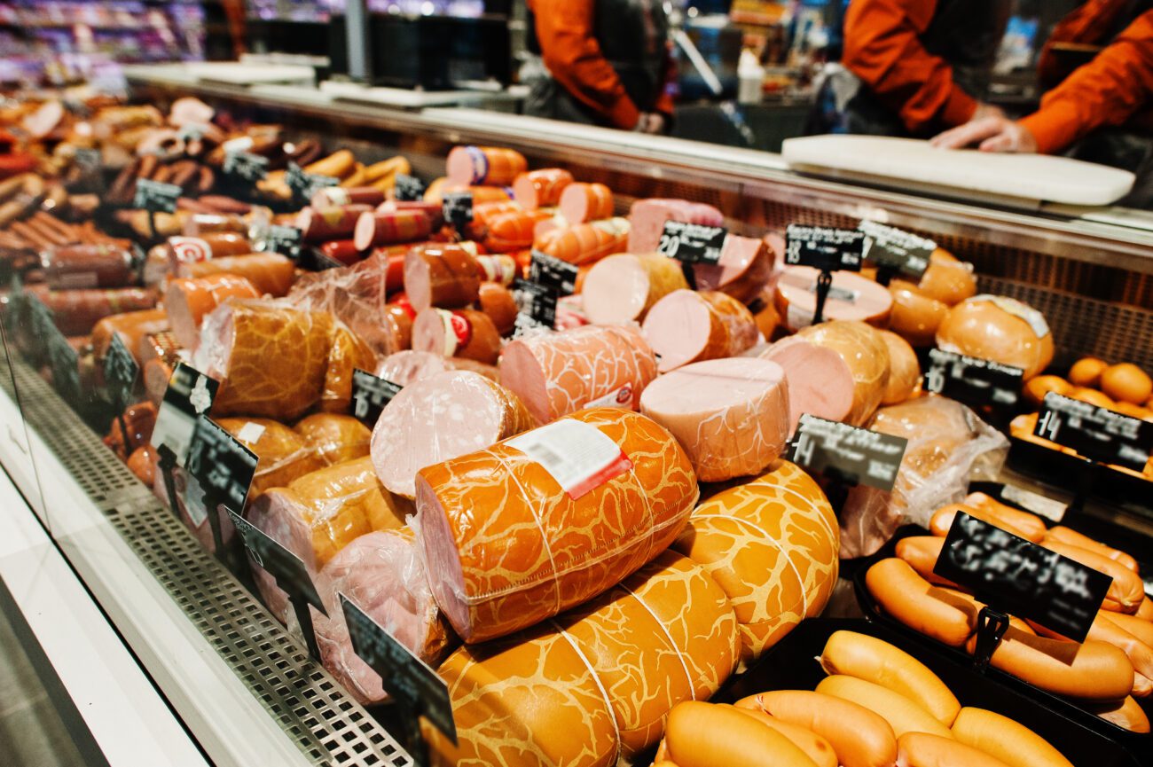 Експерти дали корисні поради, як обрати свіжі продукти в магазині