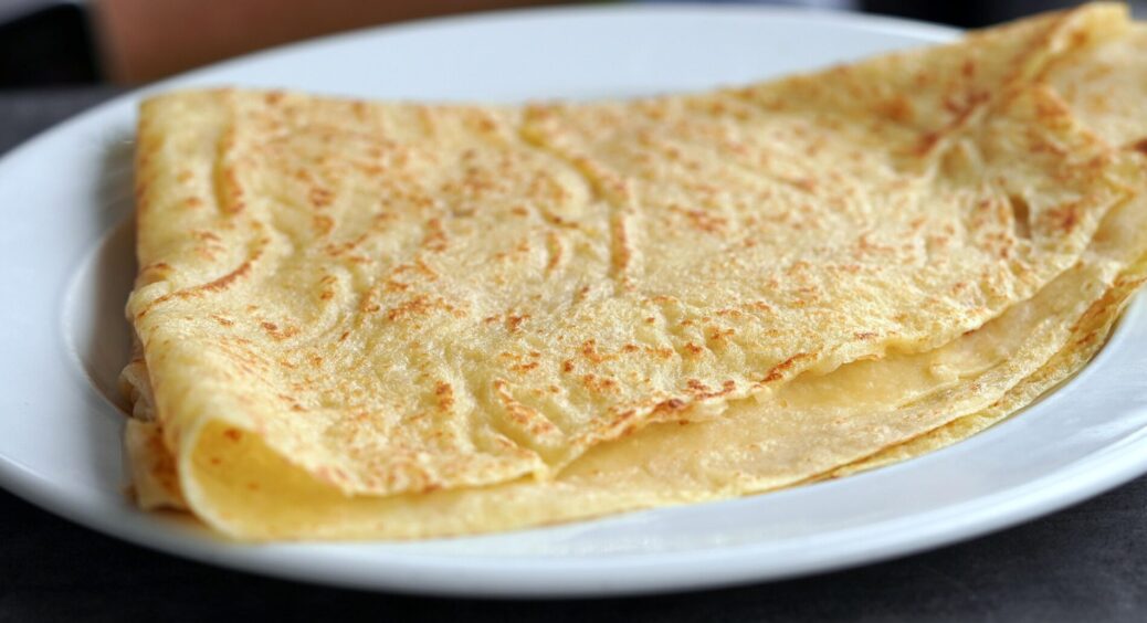 Мій найулюбленіший рецепт у Масницю “10 з 10”: секрет тонких млинців, які не рвуться – в особливому борошні 