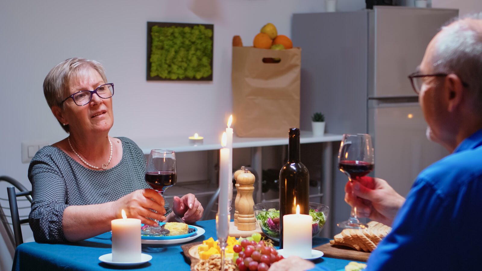 Експерти оприлюднили список продуктів, які варто прибрати з раціону літнім людям