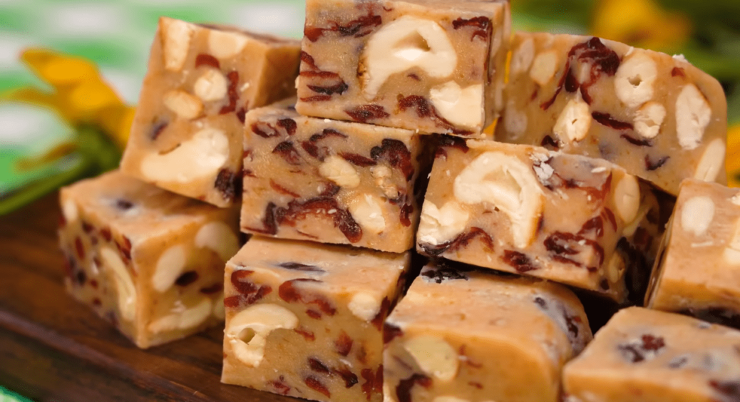 Коли немає часу пекти: десерт з печива та горіхів за 15 хвилин – всі просять рецепт після першого шматочка 