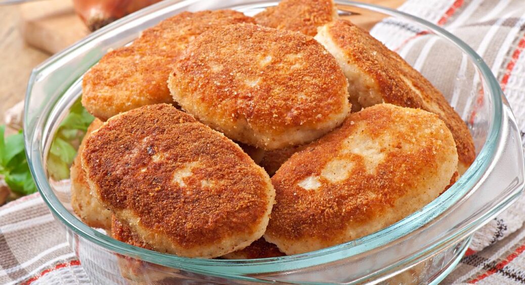 Завдяки цій 1 дрібниці у фарші: мої котлети не сохнуть навіть наступного дня – метод мами з Черкас 