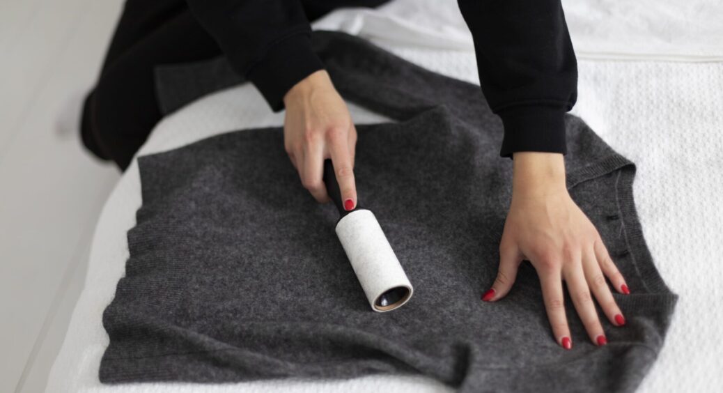 Статична електрика зникла, шерсть кота не “липне” до одягу: а лише кинула в барабан 3 кульки з фольги 