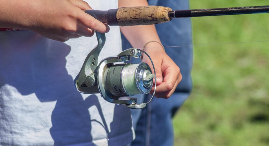 Розумні рибаки вішають по 2 ліски на вудочку – і біди собі не знають: улов на річці “взлітає” у 3-4 рази 