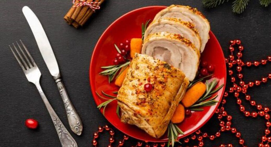 Це не рецепт, а “щось із чимось”: на Великдень буду крутити рулет з 2 видів м’яса – у моїх вже “нетерплячка” 