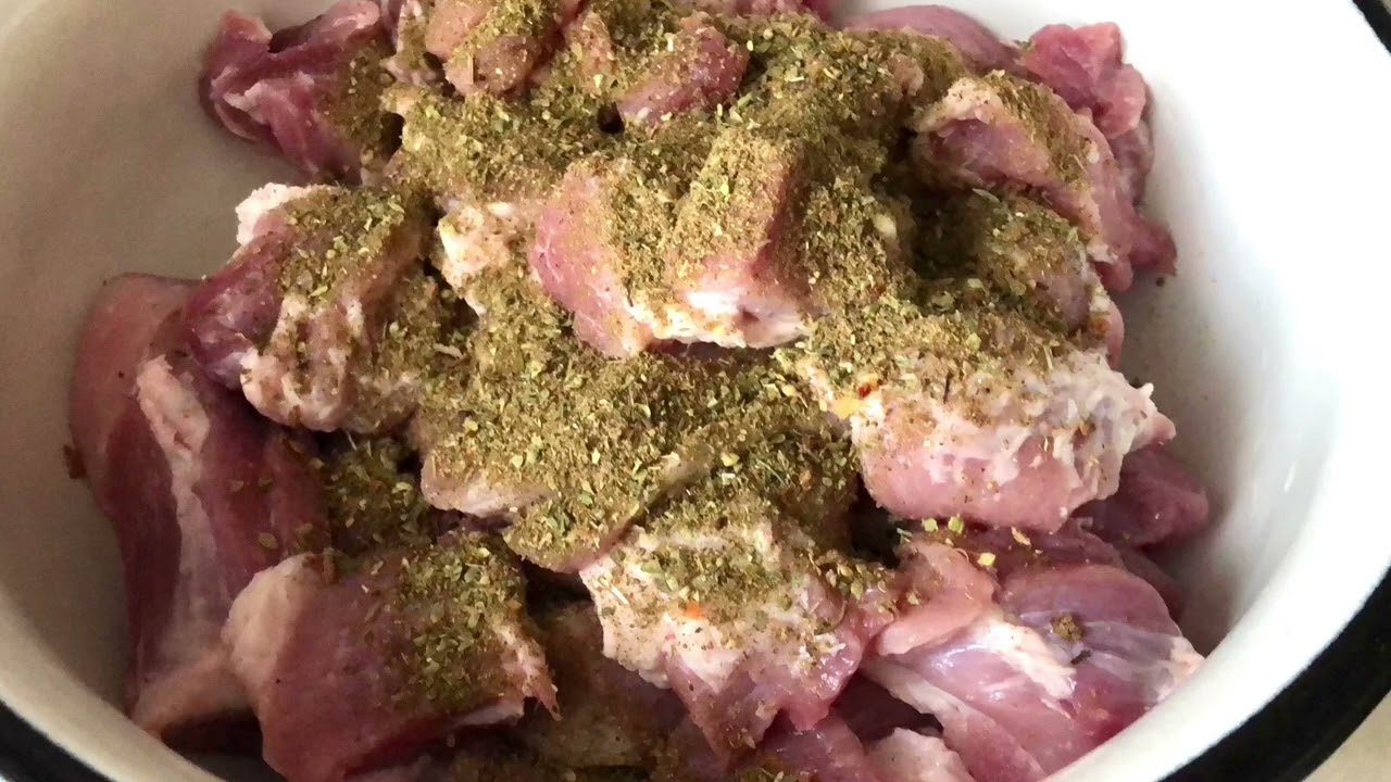 Кулінари розповіли, як швидко замаринувати м'ясо, аби якомога швидше взятись до приготування