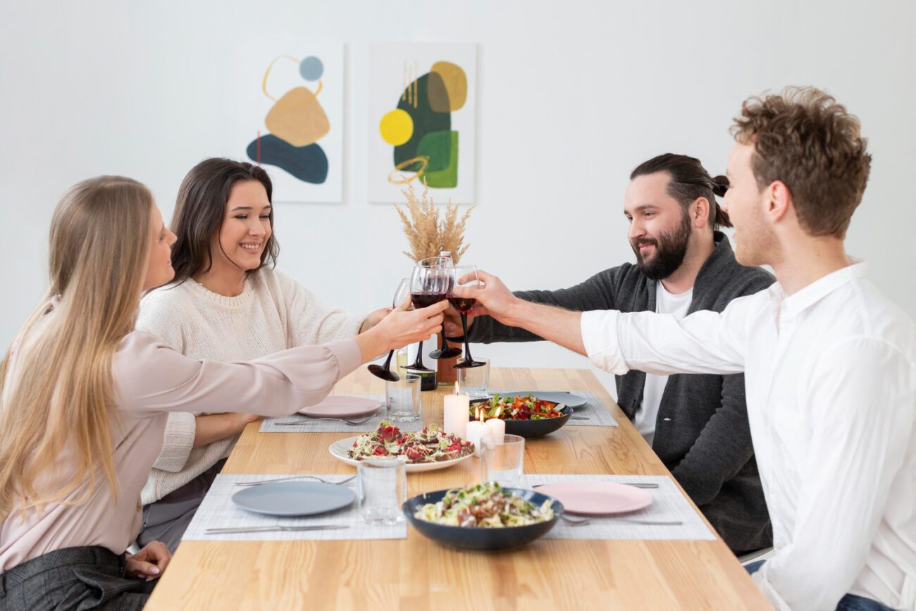 Господині назвали 5 оригінальних напоїв для застілля на Великдень