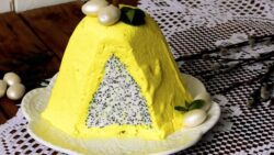 Кулінари поділилися простим рецептом смачної лимонної паски без яєць 