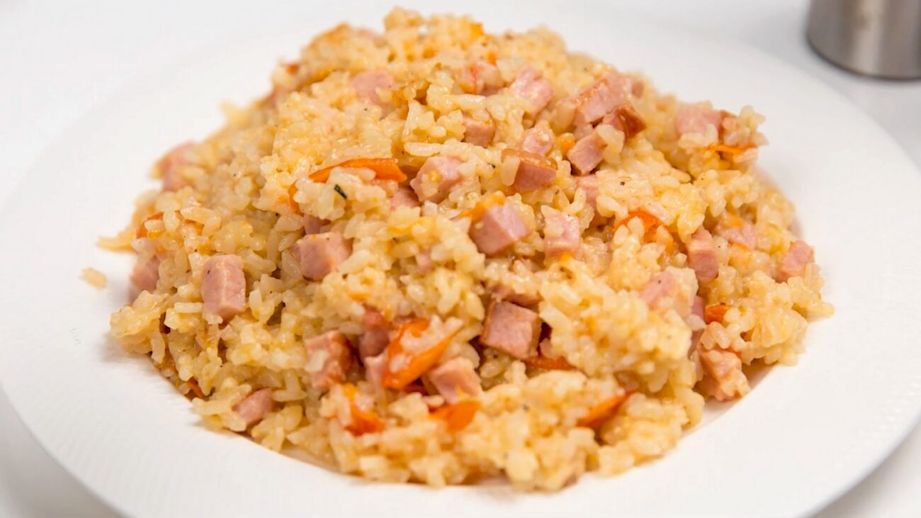 Кулінари поділилися простим рецептом ситної страви з рису