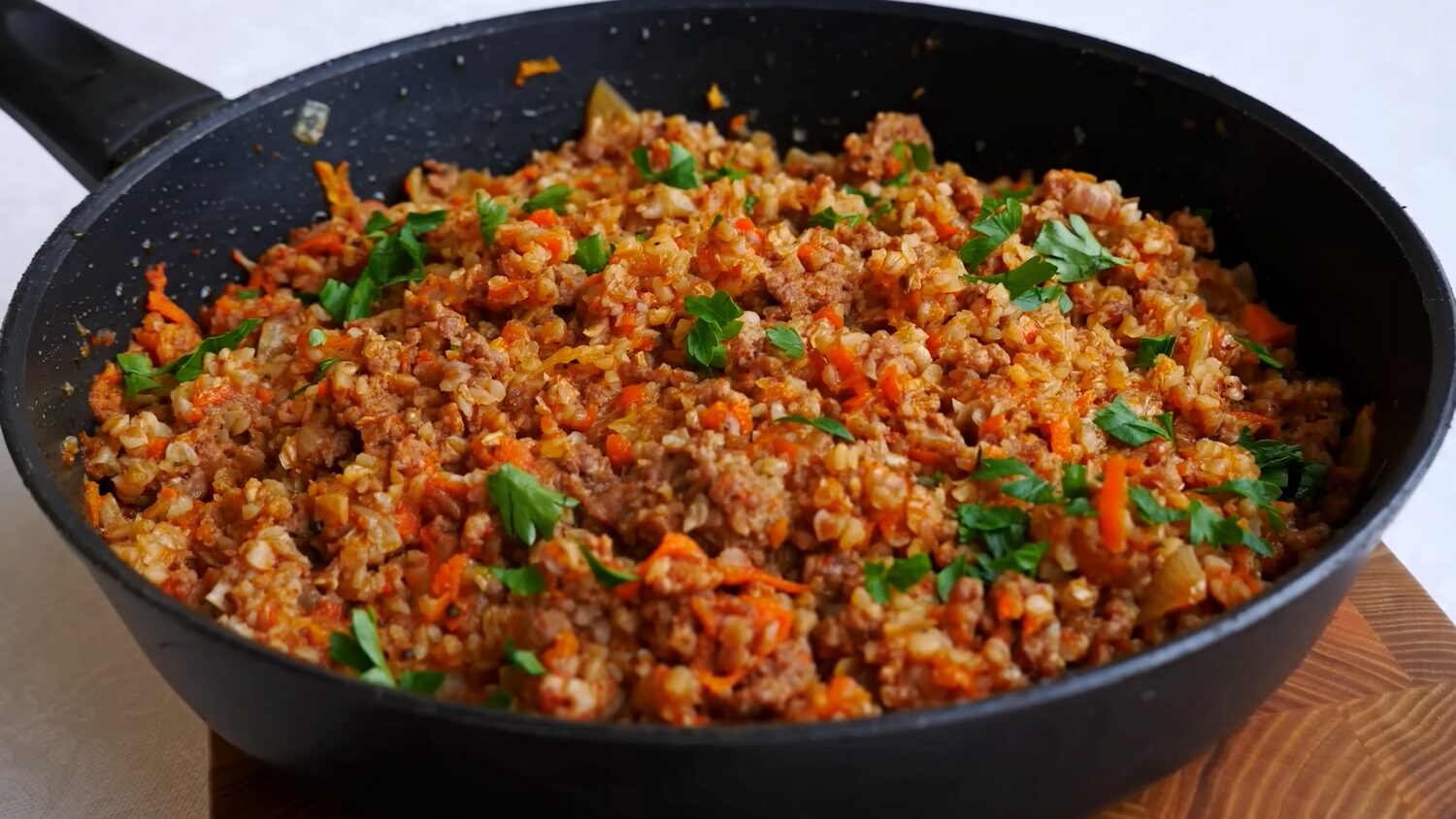 Шеф-кухарі поділилися рецептом гречки по-купецьки