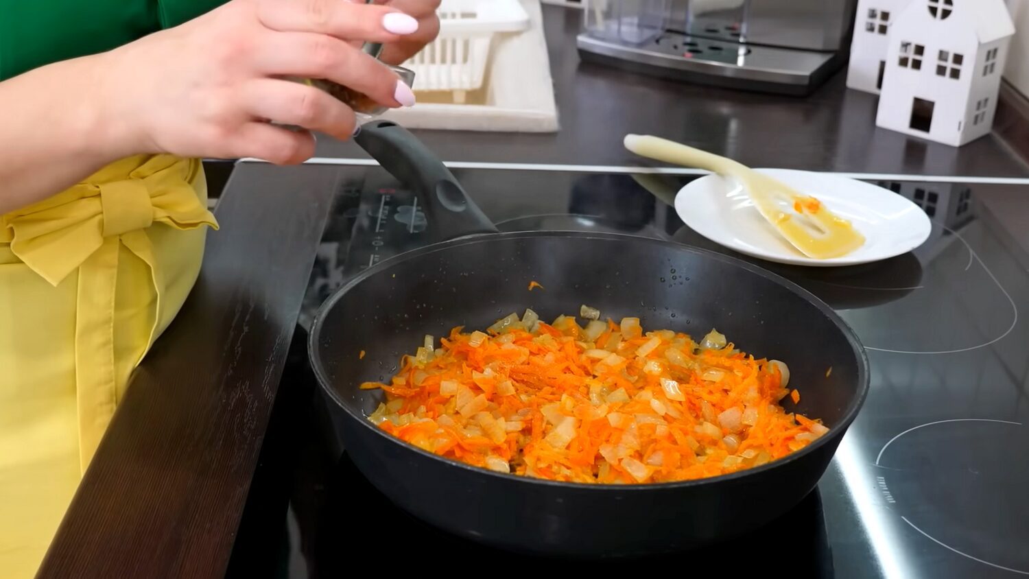 Шеф-кухарі поділилися рецептом гречки по-купецьки