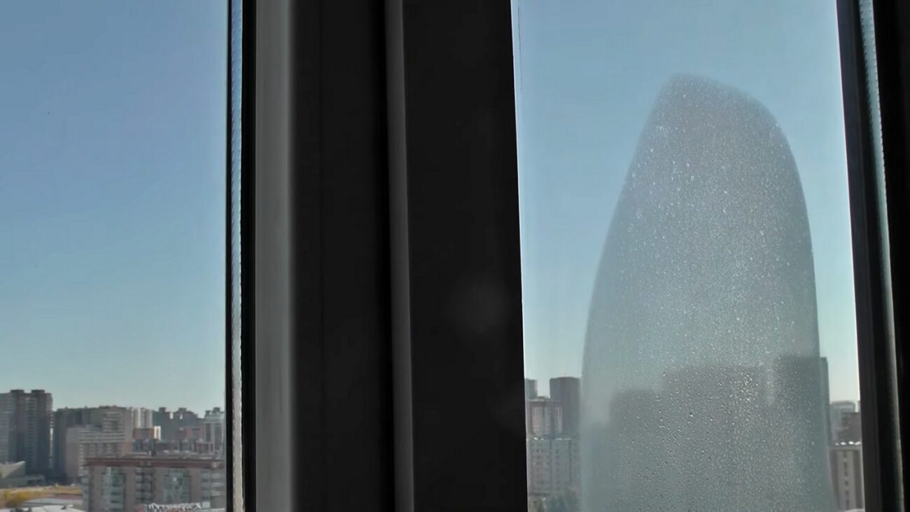 Майстри пояснили, як легко позбутися конденсату між склопакетами