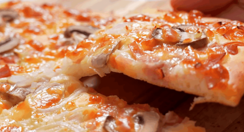 Розгромила піцу морально й кулінарно: мій пиріг за 1 хвилину не просить ні дріжджів, ні техніки, ні нервів 