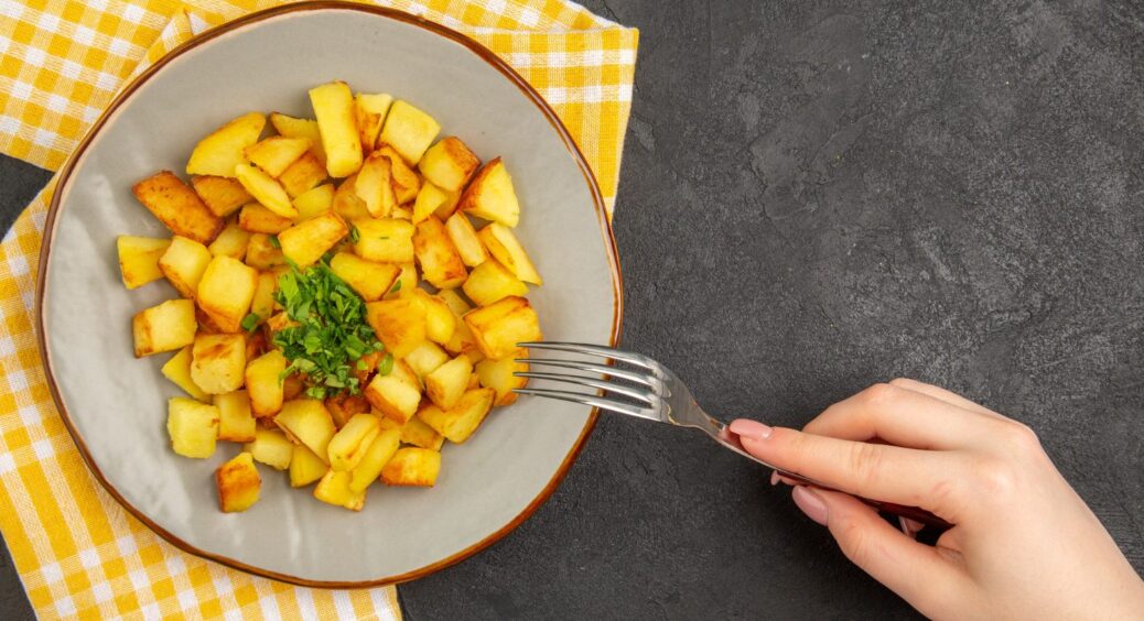 Тепер – офіційно: я провела ґрунтовне дослідження та вибрала, на чому смажити ідеальну картоплю – 1 продукт 