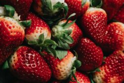 strawberries-7391738_1280 