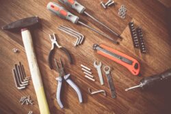 tools-864983_1280 