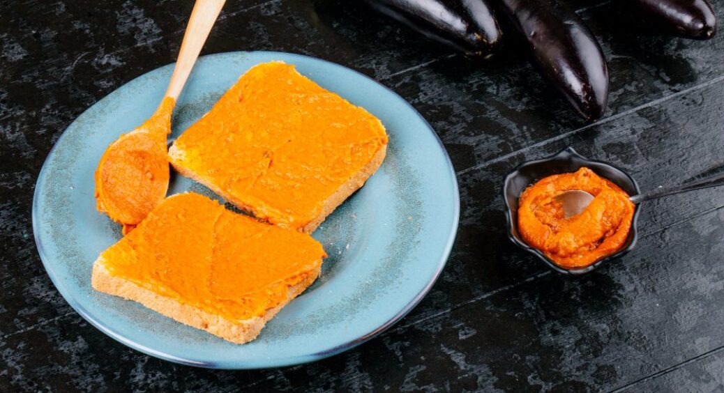 Беру 3 моркви, 1 плавлений сирок + 1 секретний інгредієнт: і готую морквяну намазку на бутерброди. Хітяра! 