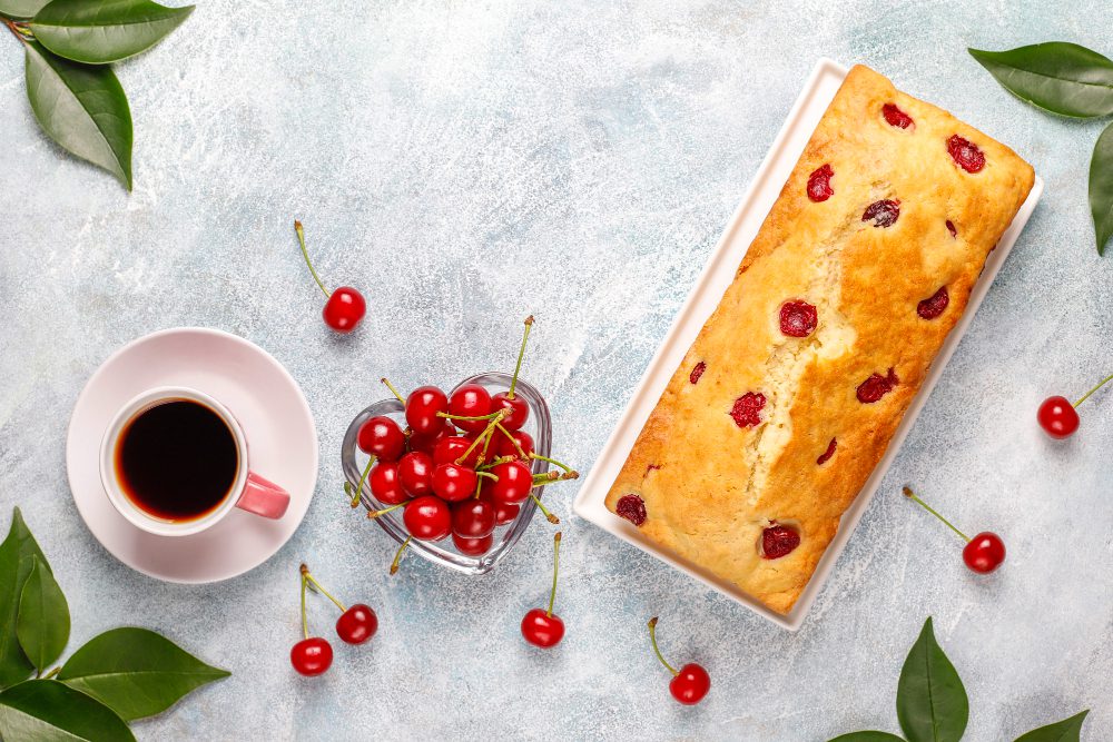 Кулінари назвали смачний рецепт пирога з черешнями