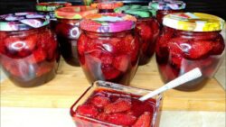 Кулінари поділилися перевіреним часом рецептом полуничного варення 