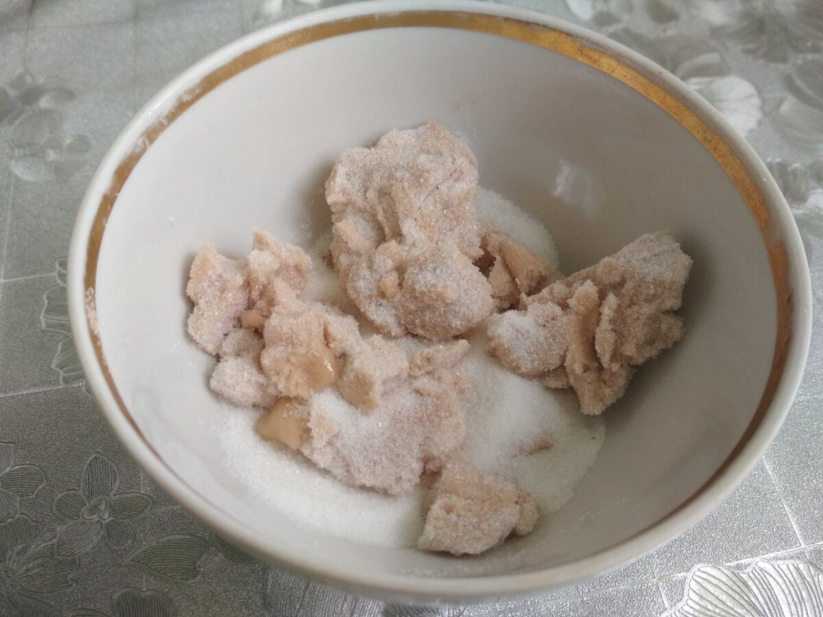 Експерти пояснили, як удобрювати огірки й кабачки звичайними дріжджами для високої врожайності