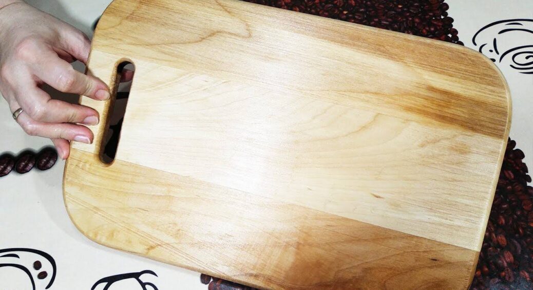 Промила кухонні дошки розчином з 15 г соди: штин цибулі, риби, часнику вивітрився, які б старі дошки не були 