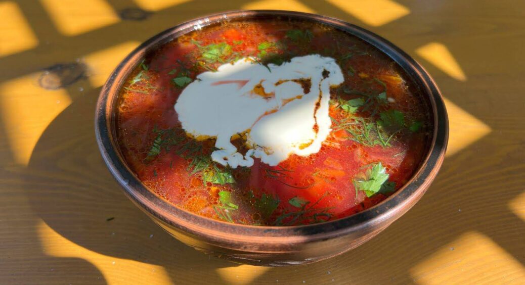 Прибираю з борщу цей 1 інгредієнт – і смак стає яскравішим у 1000 разів: більшість навіть не здогадується 