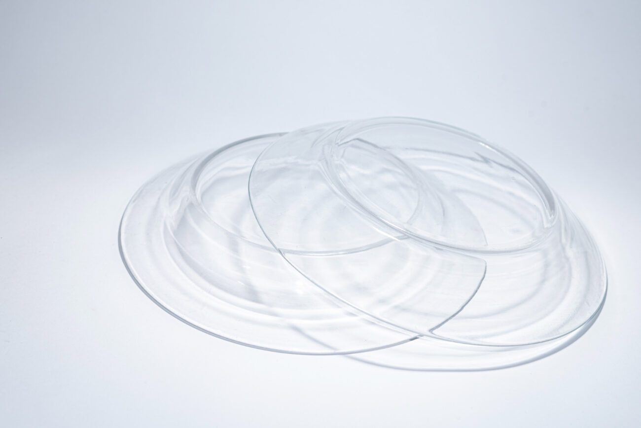 Господині пояснили, що можна зробити з кришками від сметани на кухні