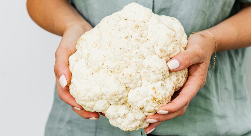 Посадила цвітну капусту, панькалась, а отримала – дрібну й несмачну: 3 граблі, на які наступають усі 