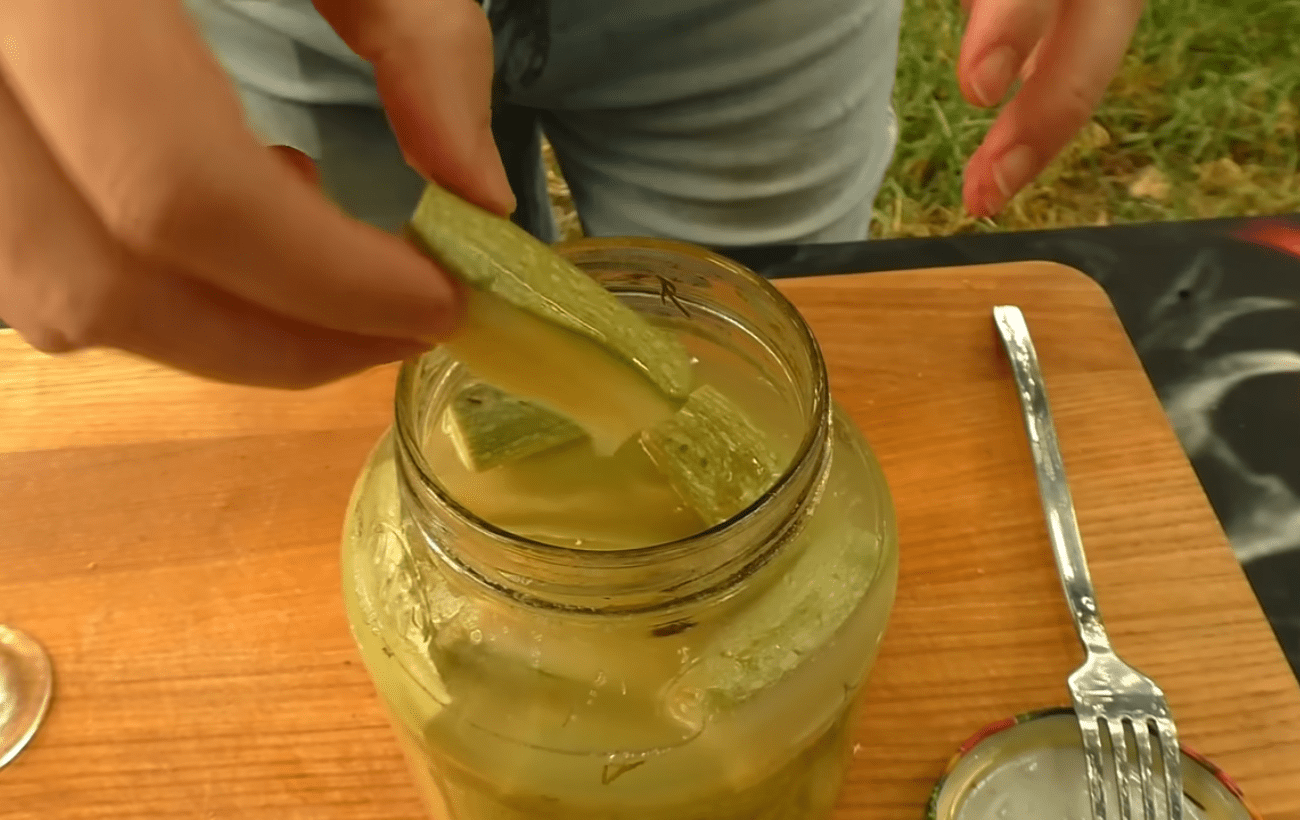 Кулінари розповіли, як приготувати квашені кабачки