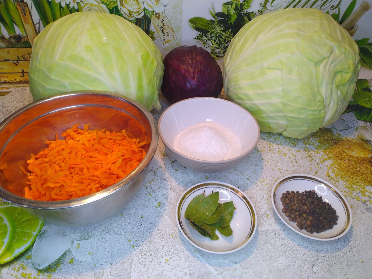 Кулінари розповіли, як приготувати смачну квашену капусту за простим рецептом на зиму