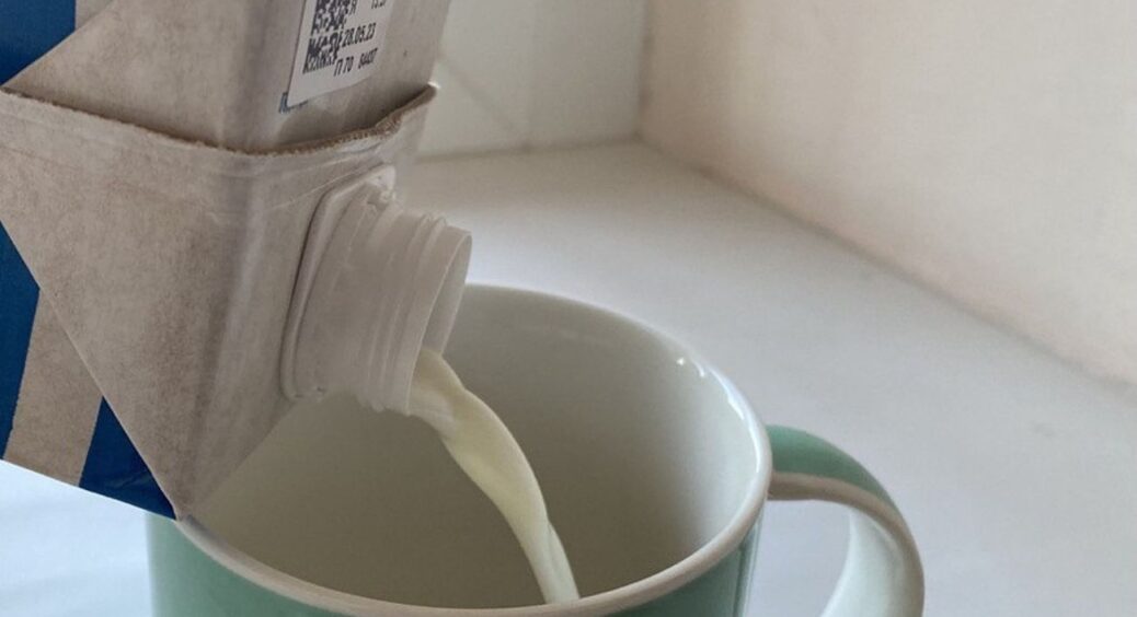 Не молоко, а “чиста” хімія: перевіряю продукт на якість прямо в магазині – за 15 сек знаю, чи купувати його 