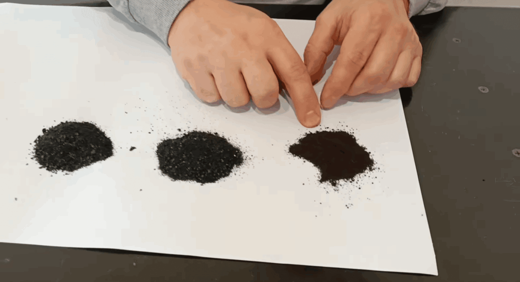 Як із 1 ложки гумату калію зробити 4 відра підживи за копійки – і чому густий розчин губить рослини 