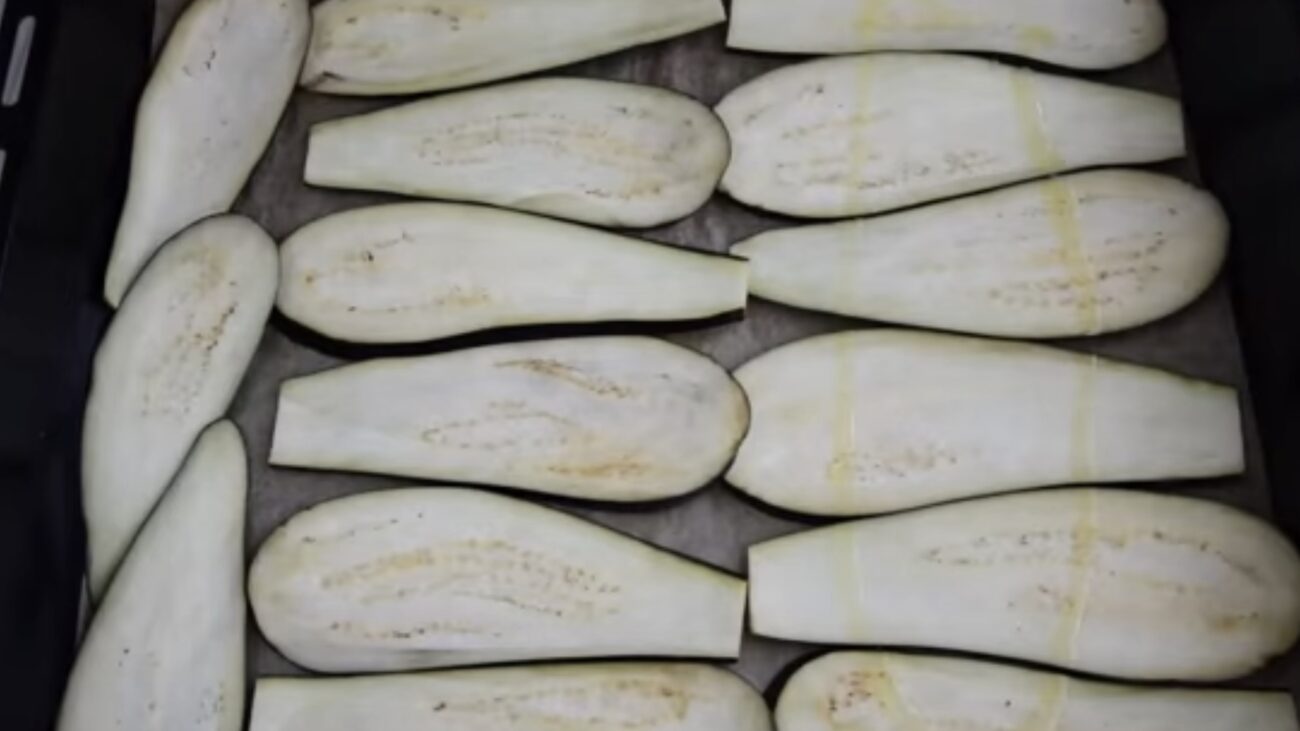 Господині розповіли, як приготувати грузинську закуску з баклажанів 