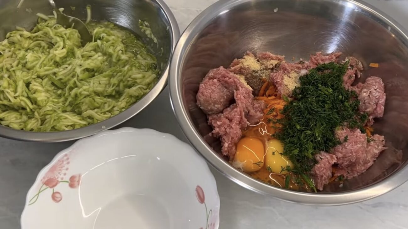 Господині розповіли рецепт простої запіканки з кабачками  