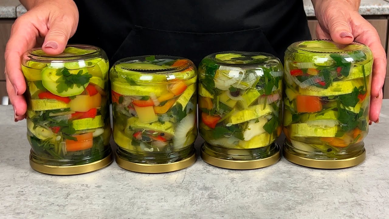 Господині розповіли, як приготувати банки для консервації, щоб вони не вибухали