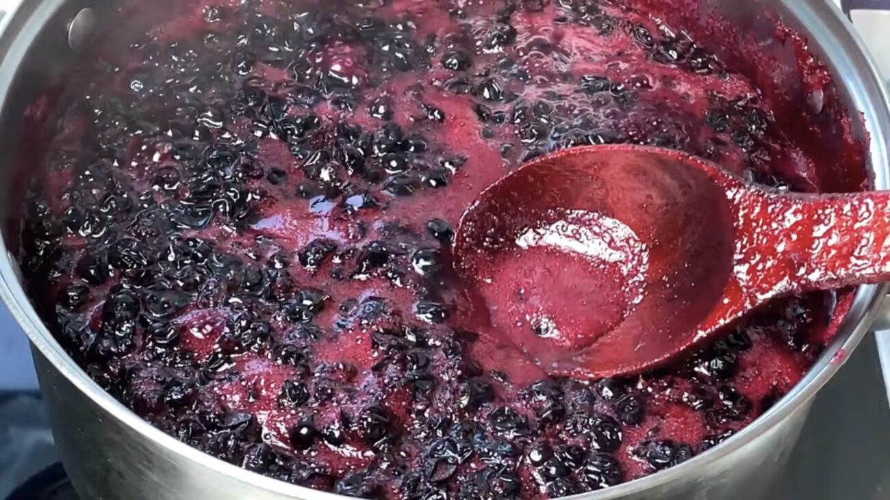 Господині поділилися рецептом варення, яке готується за 5 хвилин 