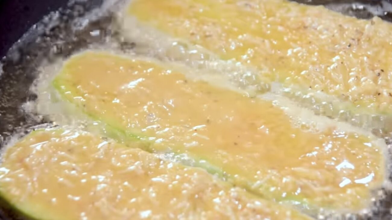 Господині розповіли, як приготувати смачну страву з кабачків 