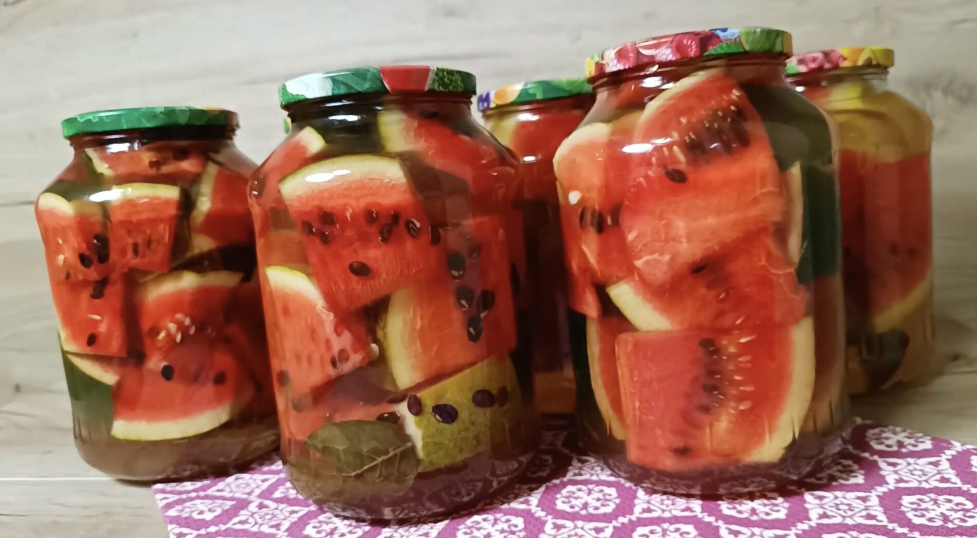 Господині розповіли, що краще не закривати в банки на зиму