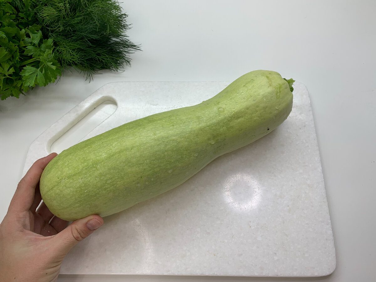 Кулінари розповіли, як приготувати смачний салат з кабачків та з медовою заправкою