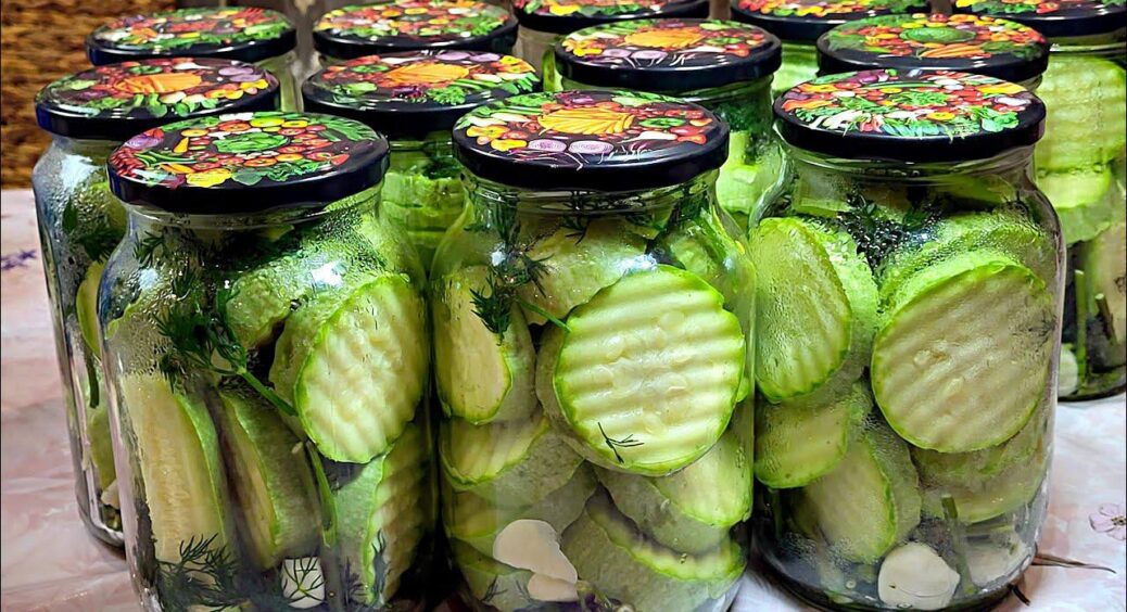 Рецепт цих маринованих кабачків на зиму я буду передавати дітям та онукам у спадок: закриваю по 100 баночок 